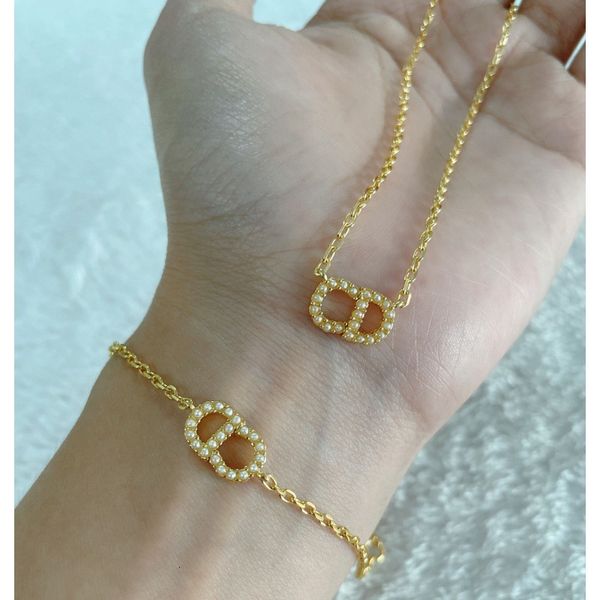 

luxury designer fashion / cd necklace female pearl inlaid with diamond small letter crystal clavicle neck daily chain accessories, Red;brown