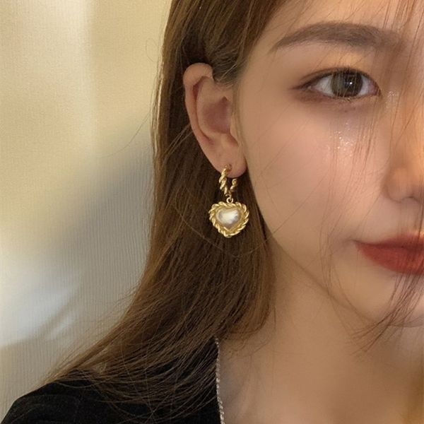 

70% off s925 silver needle korean love pearl earrings niche design sense c-shaped earrings 2021 new