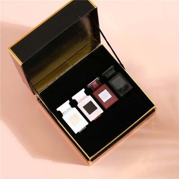 Set di profumi deodoranti da 7,5 ml 4 pezzi Abito in miniatura Collezione moderna 1v1Charing Fragrance neutre per consegna veloce