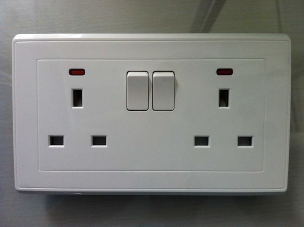 

concealed british wall one switch 13a indicator usb socket 146 panel