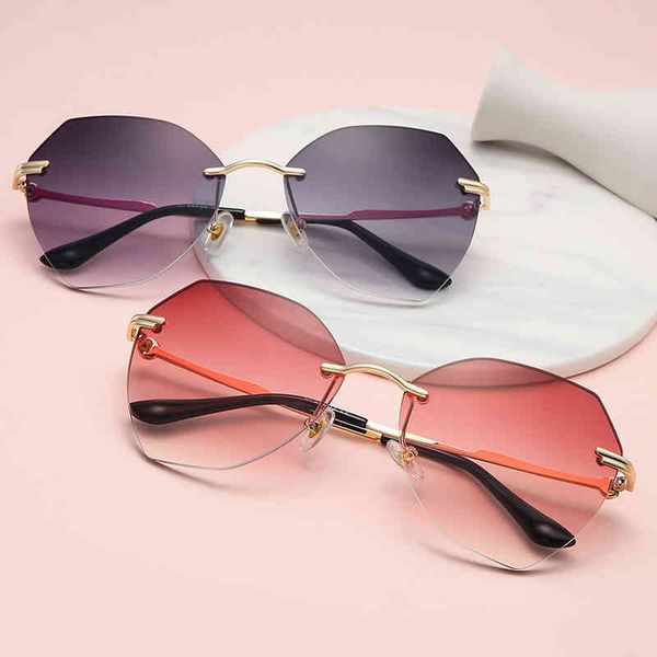 

vintage random sunglass women fashion metals street shade eyewear protection wholale snoep sunglass gafas de solaeqn, White;black