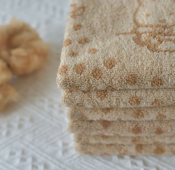 

baoma used xinjiang colored cotton square towel, baby children saliva handkerchief, small straight hair, White