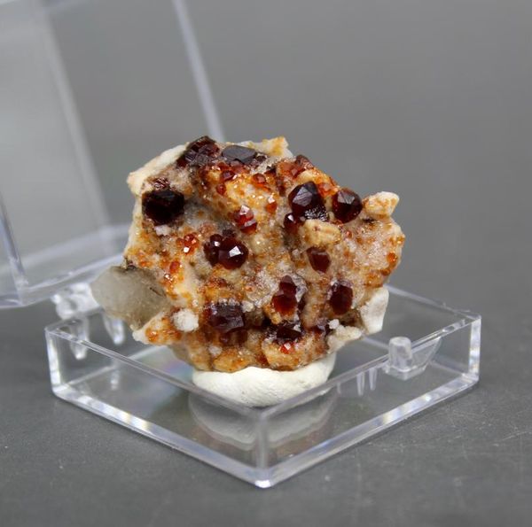 

decorative objects & figurines 100% natural florescent garnet mineral specimen stones and crystals healing quartz gemstones box size 3.4 cm