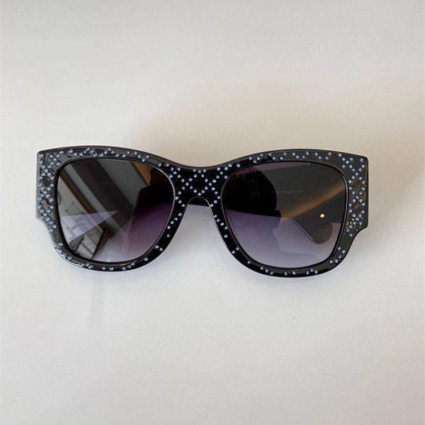 

5421 new diamond ladies sunglasses fashion anti-ultraviolet coating mirror lens oval plate frame with protective cover box, White;black