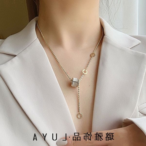 

the design of little lady's waist necklace, the temperament, tiktok, live chain bone chain pendant, Black