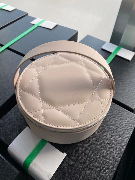 

70% off design handbag 2021 new round cake make-up bag pp5o