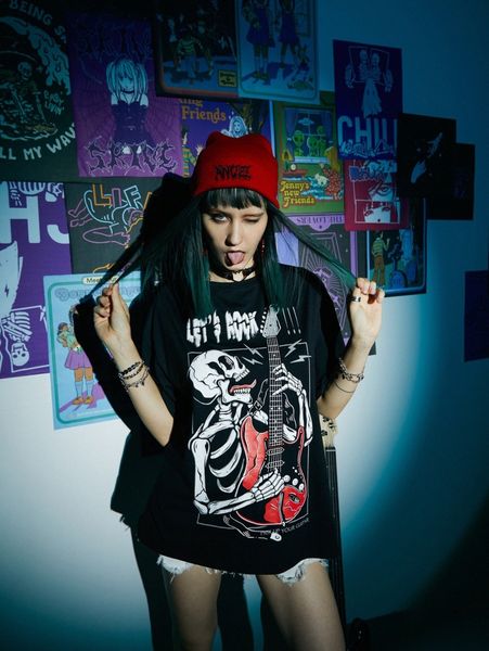

romwe x jrart altspo slogan skull & guitar graphic tee s2yg#, White