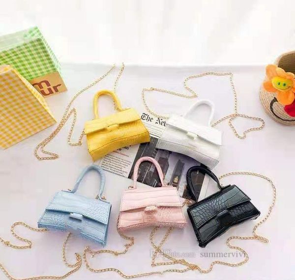 

luxury girls crocodile grain handbag 2022 kids metal letter buckles chain messenger bag designer children one shoulder bags a7014, Black