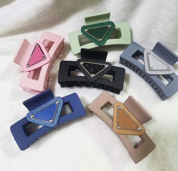

2021 european and american acrylic letter clamps triangle multicolor headdress female fast delivery, Slivery;golden