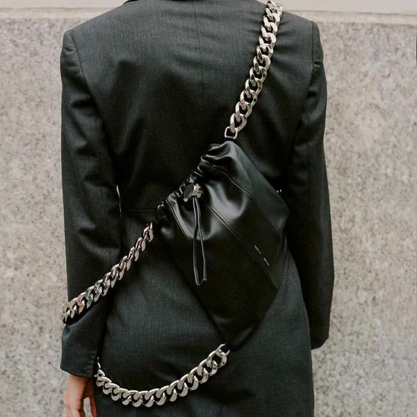 

Unisex Bag Niche Design Backpack 2021 New Punk Thick Chain Shoulder Strap Personalized Men Women Autumn Casual Bag I7NL