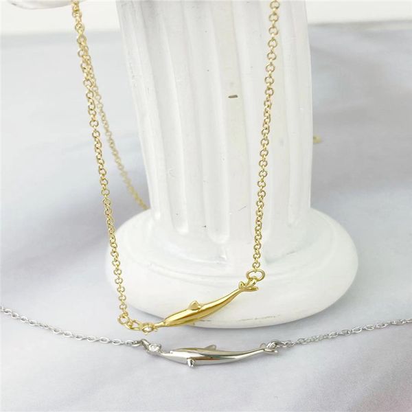 

luxury silver korean fashion simple jewelry inlaid with zircon lovely titanium steel little dolphin pendant clavicular chain necklace