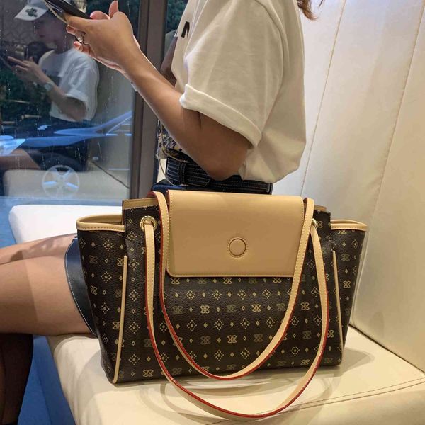 

handbag bag women's 2021 old flower color contrast flip large capacity advanced sense versatile leisure shoulder, Black;red