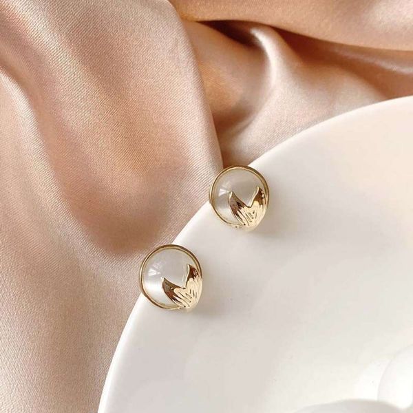 

round cat's stone fish tail earrings female simple temperament fashion