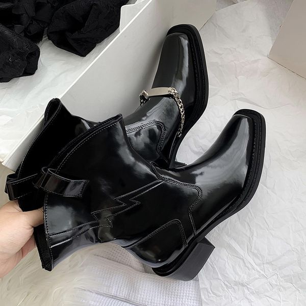 

feng 2021 autumn and winter metal fastener ruffle low heel martin boots short fashion women's sho, Black