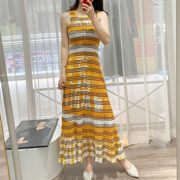 

two piece dress s family 2021 spring and summer woven hollow stripe color matching sleeveless seaside holiday, White