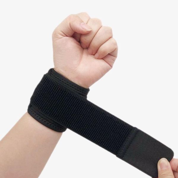 

wrist support winding pressure athletic wristguards men and women fitness anti-sprain band (single), Black;red