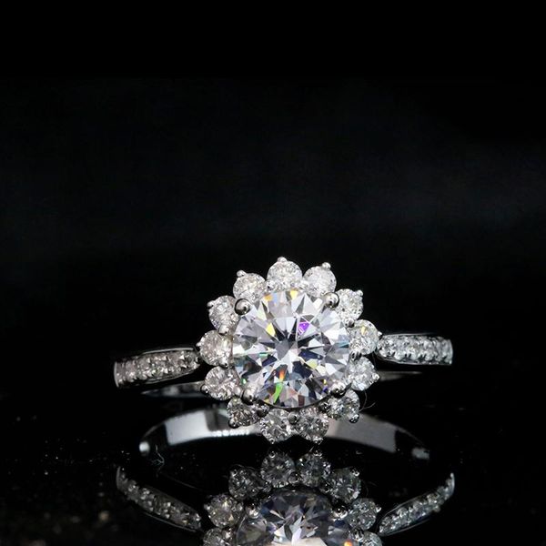 

cluster rings aeaw flowers moissanite ring 14k white gold 6.5mm round cut brillant lab diamond band for women's wedding jewelry, Golden;silver