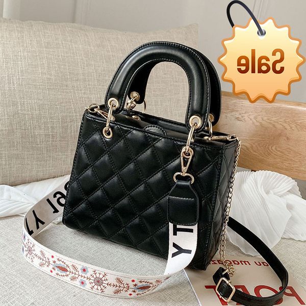 

bag autumn and winter 2021 new small fragrance handbag