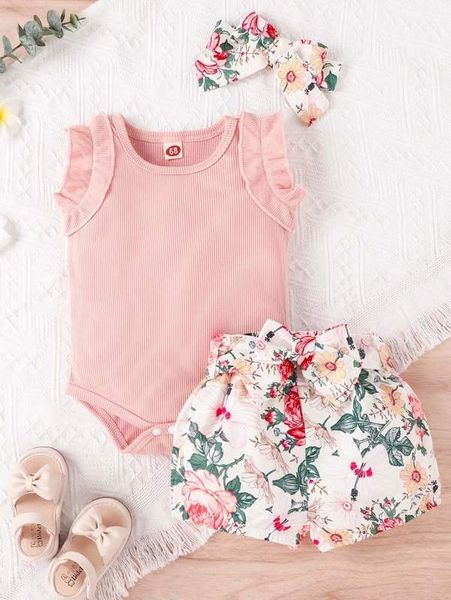 

baby ruffle trim bodysuit & floral print belted shorts & headband she, White