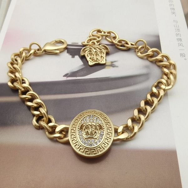 

fan / f family medusa beauty head geometric gold bracelet female, Black