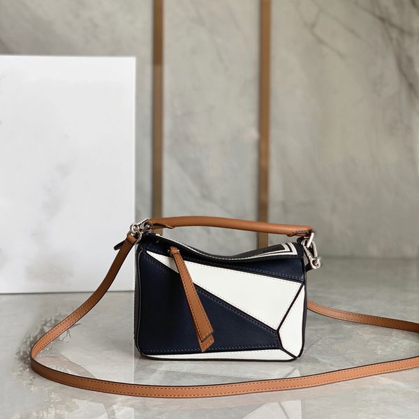 

navy style and color shoulder bag the theme is nautical style 38750 adopt the texture soft calfskin multi-color splicing hand carry worn, Black