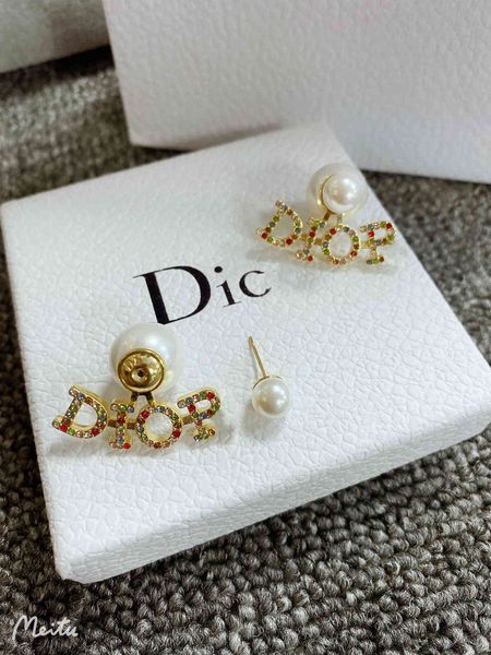 

designer jewelry color earrings, brooches, star earrings, Golden