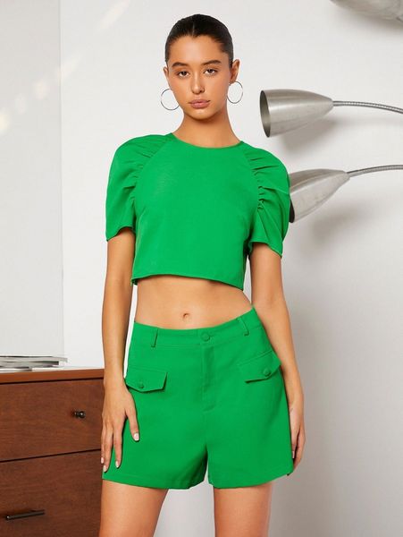 

ruched raglan sleeve crop & flap detail shorts e2ze#, White