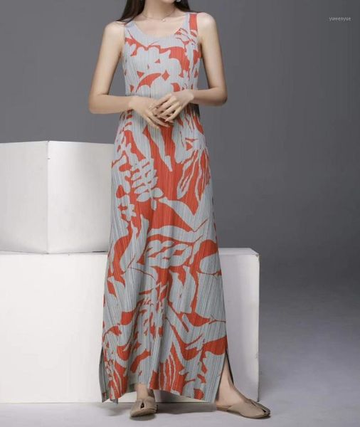 

casual dresses 2021 spring and autumn miyake pleated individual design color fashion thin western style lady show dress, Black;gray
