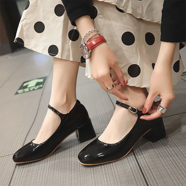 

2021 autumn women mary janes shoes patent leather dress shoes med heels pumps buckle strap ladies shoe zapatos mujer black 8434ndress shoes