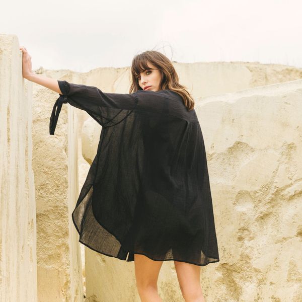 

2021 new shirt beach woman loose hollow out v neck single breasted oversized short holiday summer bikini cover up k3zk, Black;gray