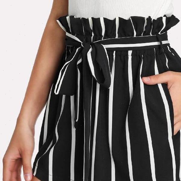 

2021 wide leg women shorts retro striped casual fit elastic waist pocket bandage short pants large size for lady, White;black