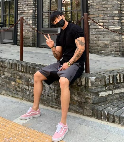 

men's shorts 2021 summer fashion tide brand basketball korean running sports and leisure color matching five-point pants, White;black