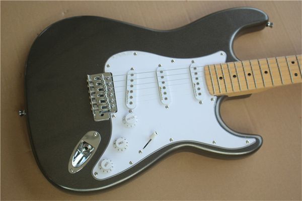 

6 strings green electric guitar with tremolo bar,rosewood fretboard