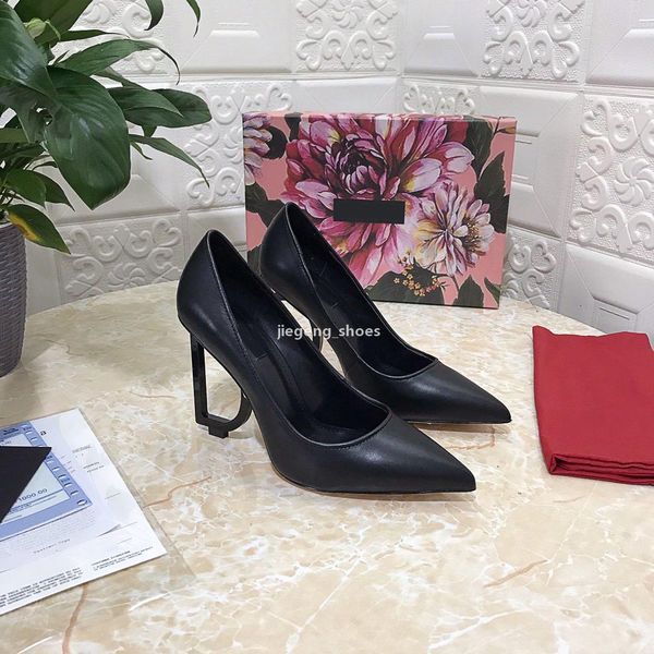 

2021ss fashion trend popular woman leather pointed-toes sandals designers banquet dress shoe luxurys womens .5 cm high heel wedding sh, Black