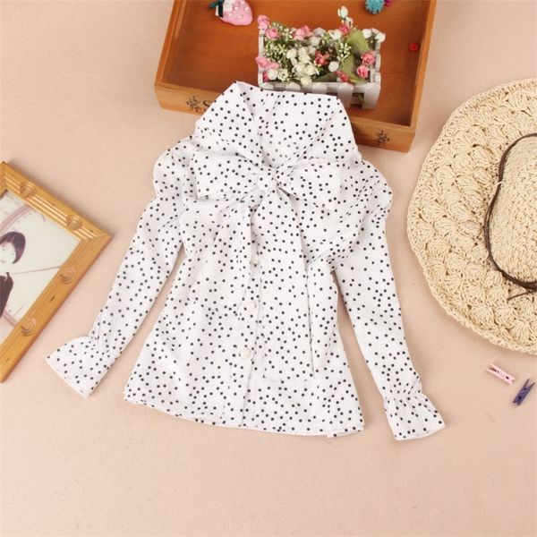 Nuova camicetta di chiffon di autunno per le ragazze Top a maniche lunghe Abbigliamento per bambini coreani School Girl White Dot Shirts Bow Patten Clothes 210306