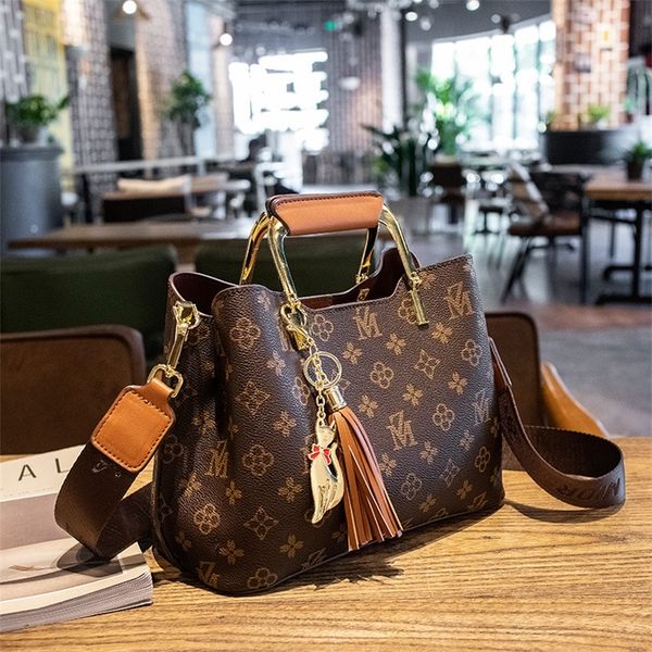 

factory online sale old flower bucket large capacity new single shoulder messenger bag hand women's bag