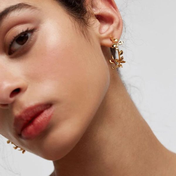 

hoop & huggie luxury leaf shape earrings high polished gold color surround medium circle earring jewelry for women girls, Golden;silver