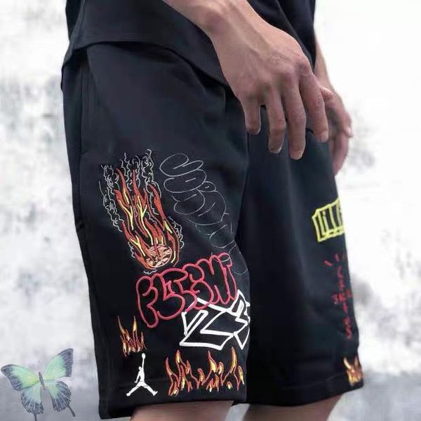 

men's shorts travis scoshorts men women graffiti art fire astro world short pants, White;black