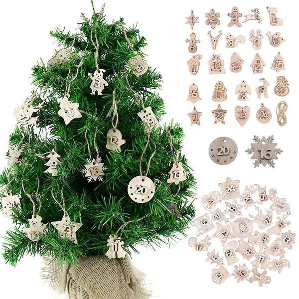 Decorazioni natalizie 24 pezzi/set Calendario dell'Avvento Decorazione dell'albero Ciondolo artigianale in legno Etichette appese in legno digitale Conto alla rovescia