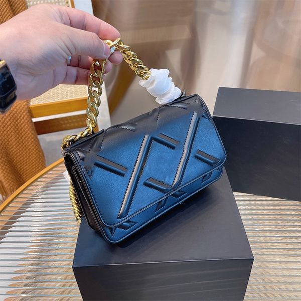 

advanced french famous designer shoulder bag fashion brand lambskin flip chain handbag high capacity 25cm outdoor sacoche quilt luxurious cr
