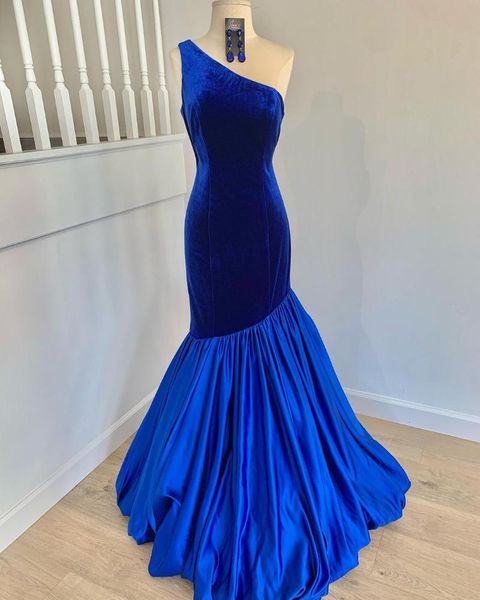 

party dresses one-shoulder royal-blue velvet prom dress 2022 mermaid robe de soirÃ©e mariage formal evening wear gown sleeveless, White;black