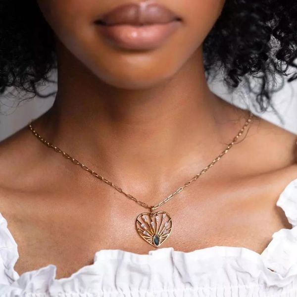 

pendant necklaces 2021 hollow heart-shaped classic shiny cz blue stone paved link chain jewelry for women gift bijoux femme, Silver