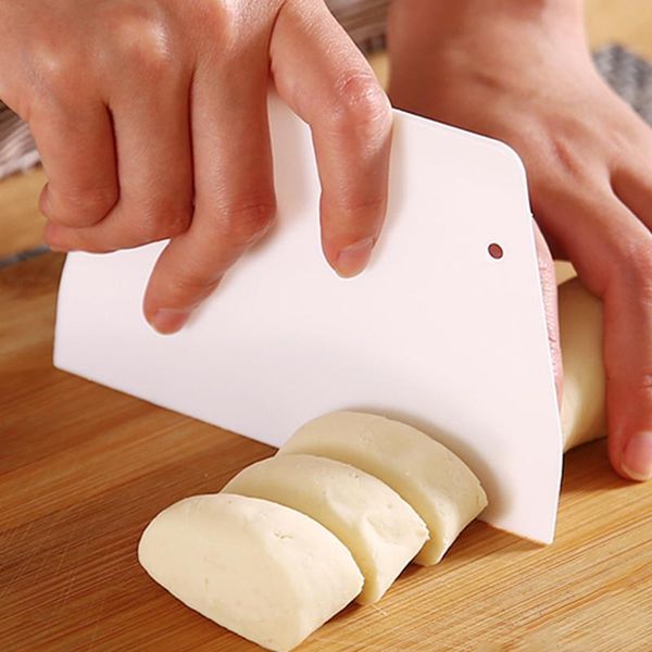 

baking & pastry tools 1pc useful curved cream spatula diy cutters dough scraper cake cutter tool kitchen accessories