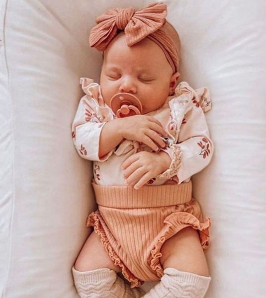 

wear 2021 autumn new print children's flying long sve khaki + pit lace shorts set, White