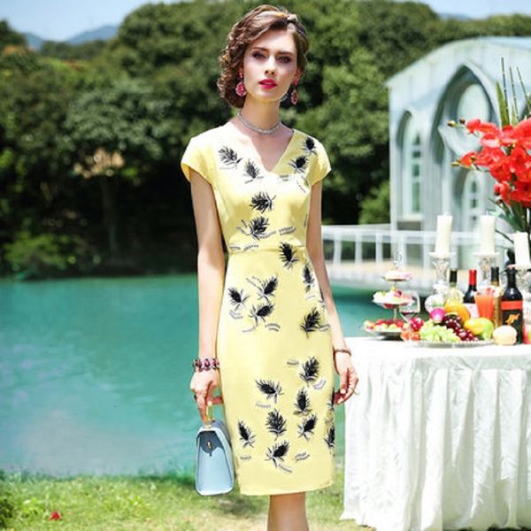 

2021 new superior quality office package hip ladies women v-neck embroidery party dress plus size summer vintage dresses cqqz, Black;gray