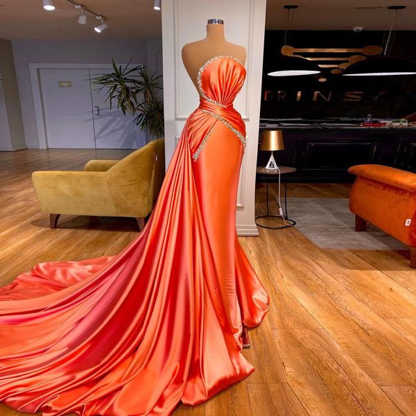 

2021 coral mermaid evening dresses ruched crystal strapless formal prom gowns with overskirt vestiti da sera, Black;red