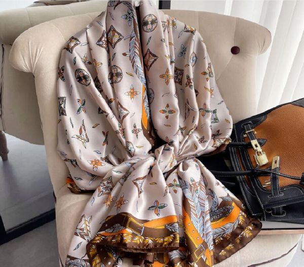 Le vendite dirette della fabbrica di New Stampa Fash Moda Sciarpa di seta lunghe Quattro stagioni possono essere utilizzate per mantenere le donne scialle della sciarpa calda e solare