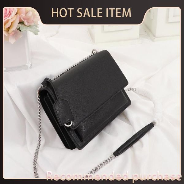 

can the strap front clamshell handbag features side accordion folds crossed over be original or shoulder that the folded leather tedov