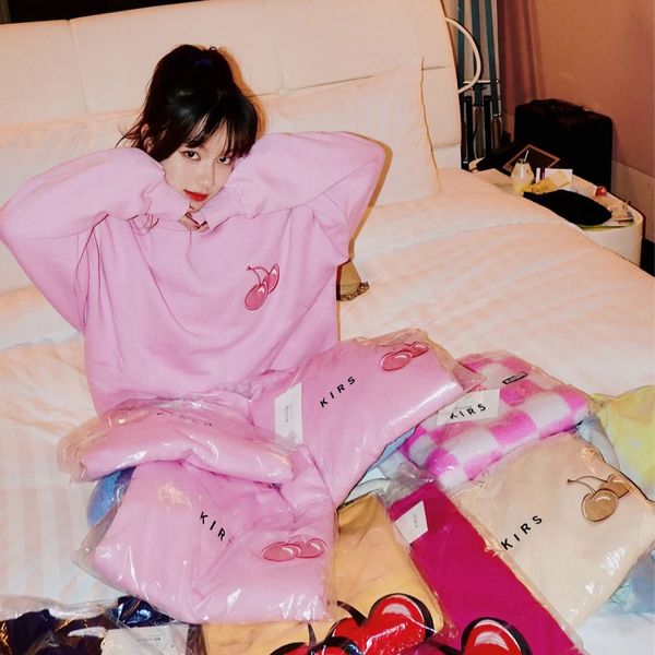 

brand hoodie k family 21 autumn winter new cherry letter embroidery sweet lovely leisure long sleeve round neck thin velvet sweater gx2811, Black