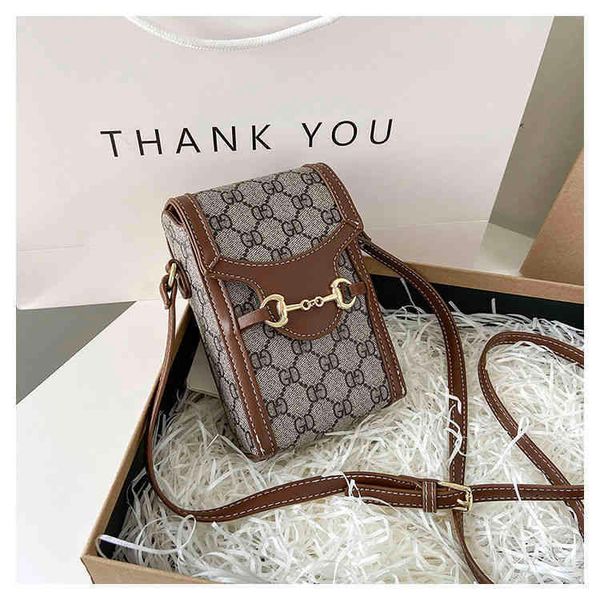 

2022 factory wholesale bag net red one shoulder mobile phone men's and women's retro mini messenger bag
